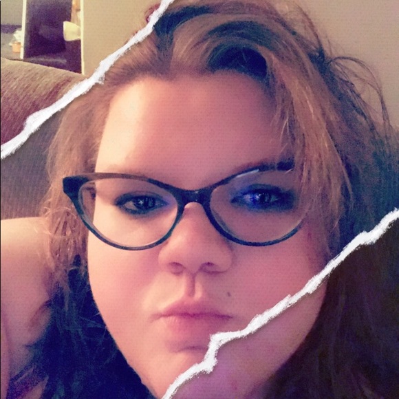 Meet your Posher, Ashley - Picture 1 of 1